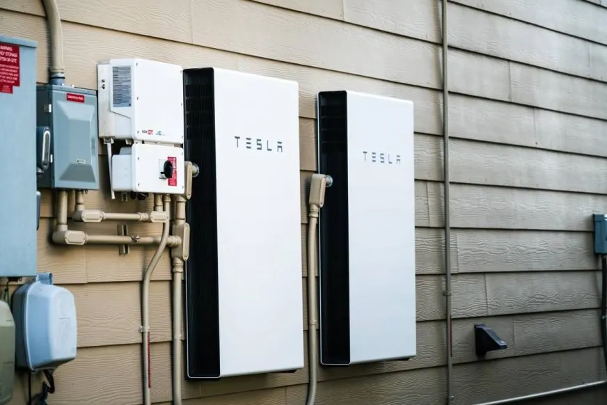Tesla закликає Сенат захистити свій енергетичний бізнес