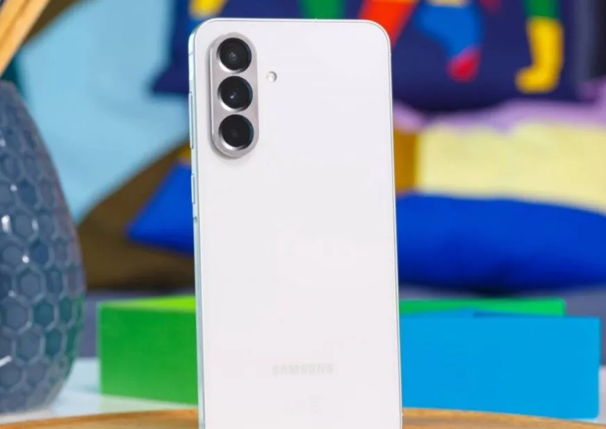 Критический сбой Galaxy A56: смартфон непрерывно перезагружается после обновления