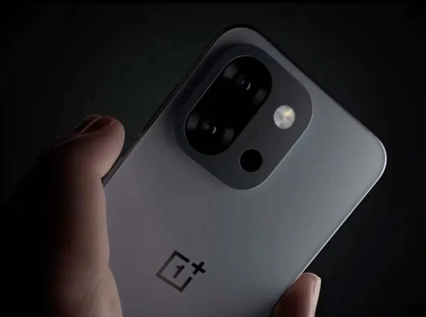 OnePlus анонсировала новый смартфон 13S: тизер и детали дизайна