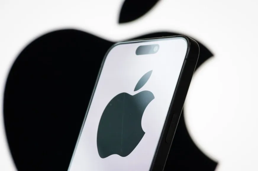 Нові функції iOS 26: Apple анонсувала зміни у Phone, Messages, Wallet та інших додатках