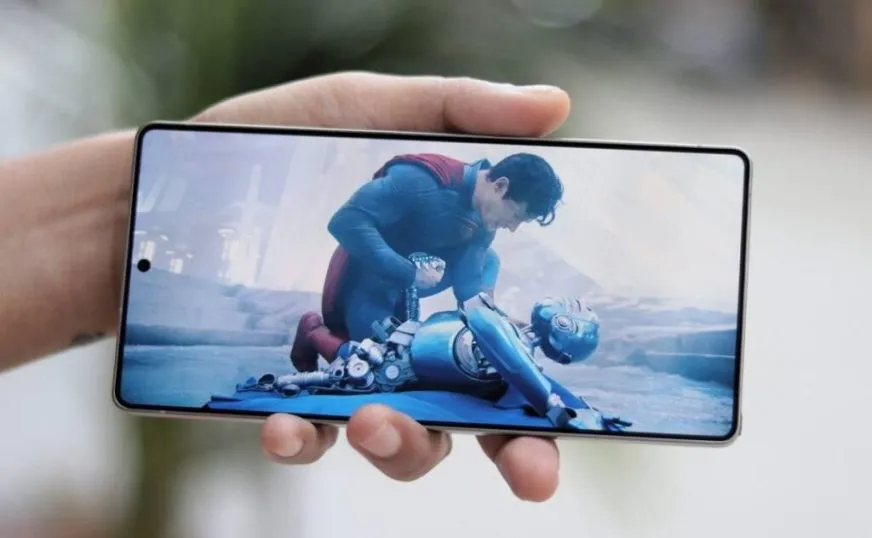 Galaxy S26 Ultra получит тонкий и яркий дисплей с новой технологией CoE