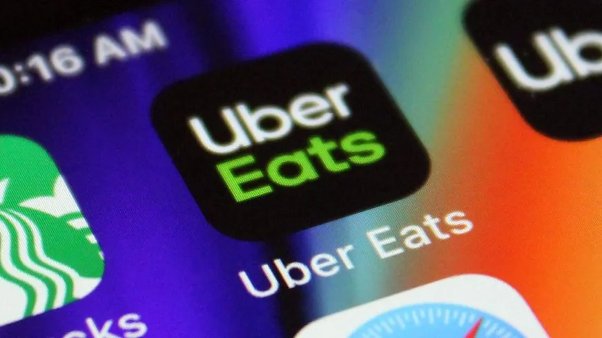 Uber Eats внедряет чат между заведениями и клиентами и новые AI-инструменты