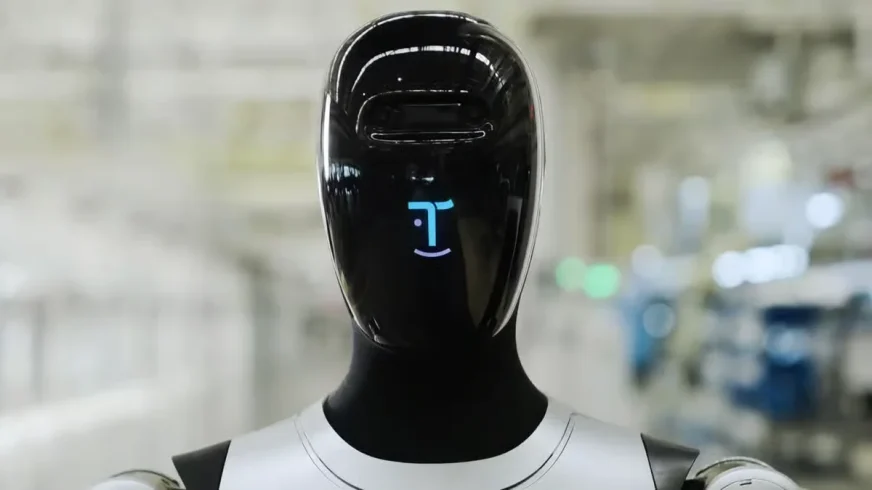 Гуманоидный робот Walker S2 научился самостоятельно менять аккумулятор для круглосуточной работы
