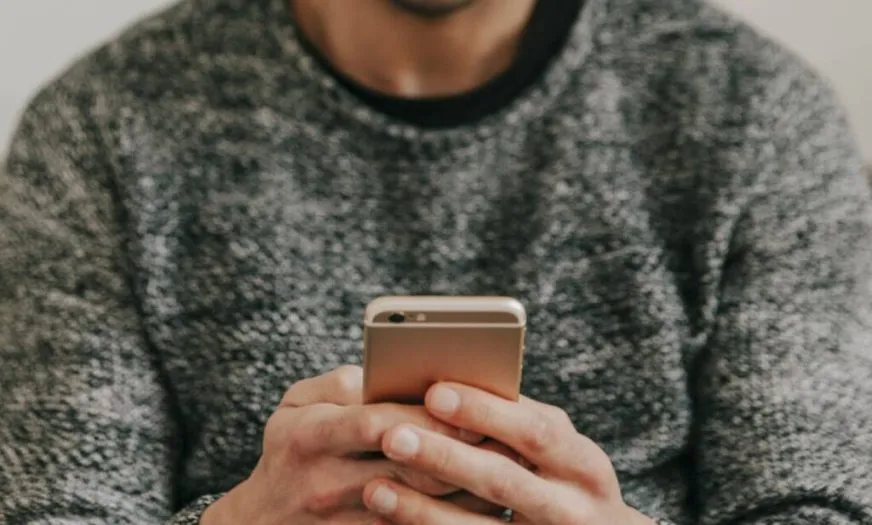 Головні переваги кнопкових телефонів над сучасними смартфонами