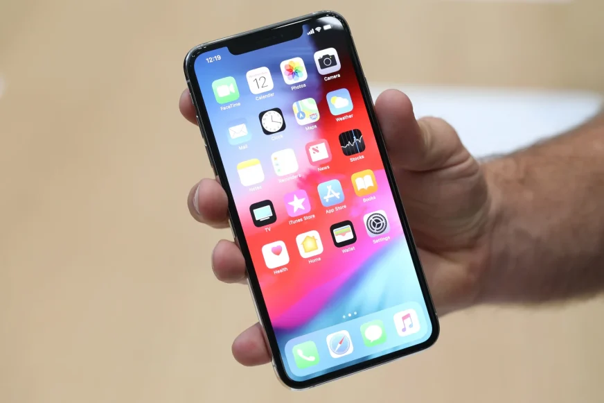 Цены на iPhone могут снизиться на 30% из-за выхода новой линейки Apple