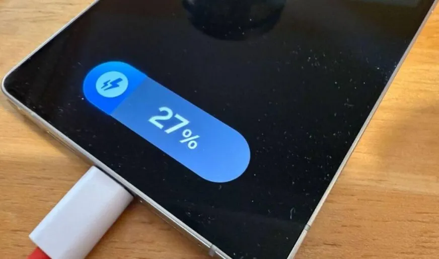 Samsung Galaxy S26 Ultra зберігає зарядку на 45 Вт попри очікування оновлення
