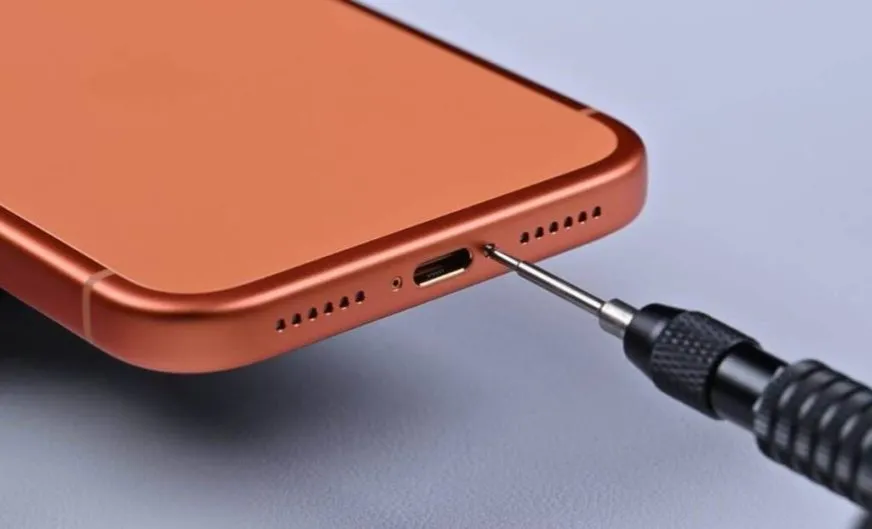 YouTube-блогер осуществил апгрейд iPhone 17 Pro Max до 1 ТБ собственноруч