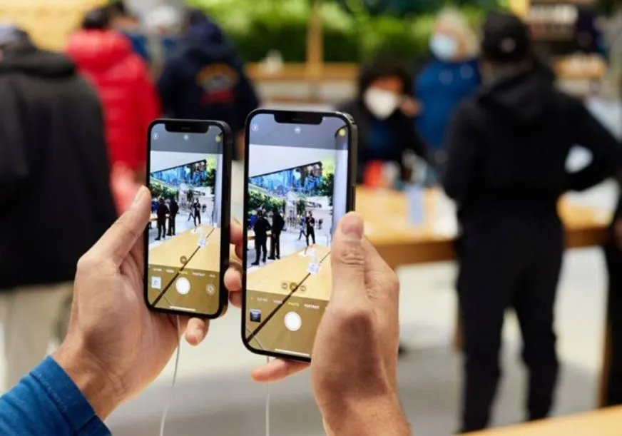Первый складной iPhone может получить более компактные дисплеи и выйти не ранее 2027 года