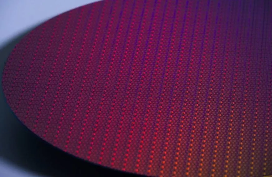 Apple тестирует 18A-P от Intel для новых чипов MacBook и iPad: перспективы сотрудничества