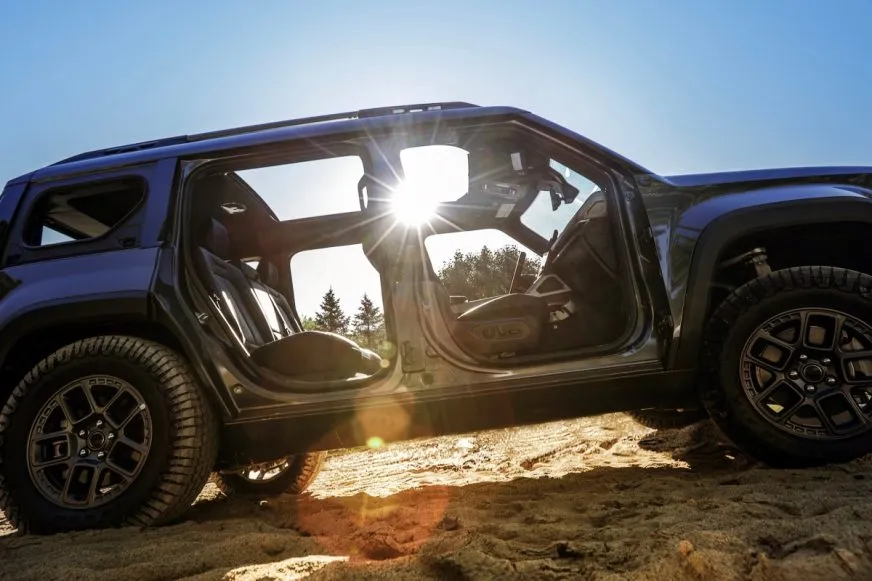 Электрический внедорожник Jeep Recon представлен официально: характеристики и цена