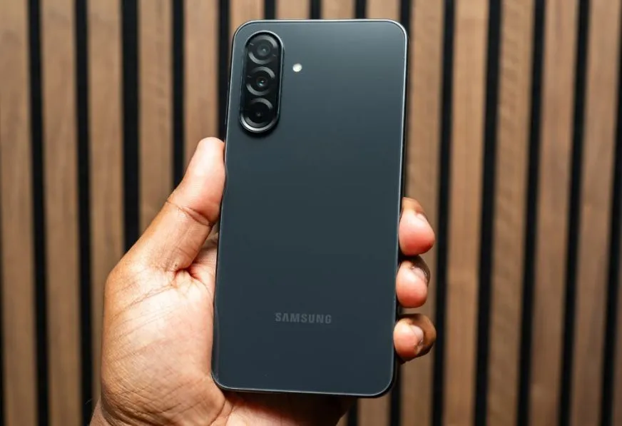 Samsung Galaxy S26: расходы на производство растут из-за дефицита и удорожания памяти
