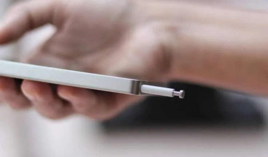 Samsung готує складний смартфон із підтримкою S Pen у відповідь на iPhone Fold