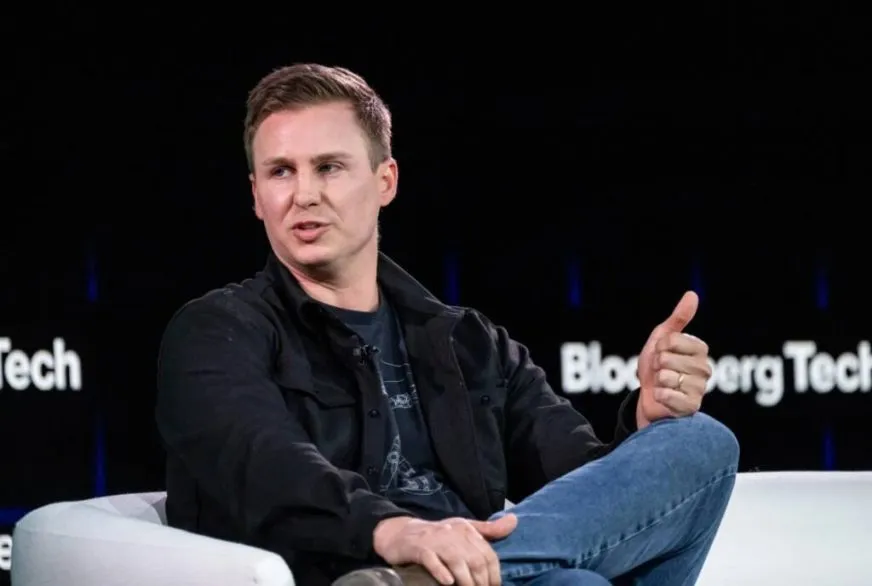 Колишній дизайнер Apple Абідур Чоудхурі очолив дизайн у стартапі Hawk зі штучного інтелекту