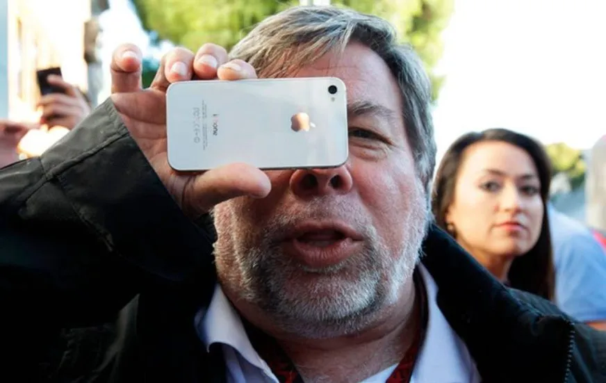 Попит на iPhone 4 різко зростає: ностальгія та тренд на вінтажну зйомку