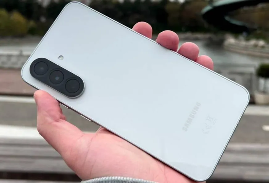 Перші рендери Samsung Galaxy A57: редизайн камери та характеристики смартфона