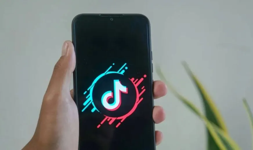 Сбой в работе TikTok в США после передачи контроля американским компаниям