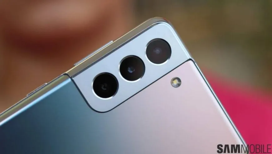 Samsung прекращает регулярные обновления для смартфонов серии Galaxy S21