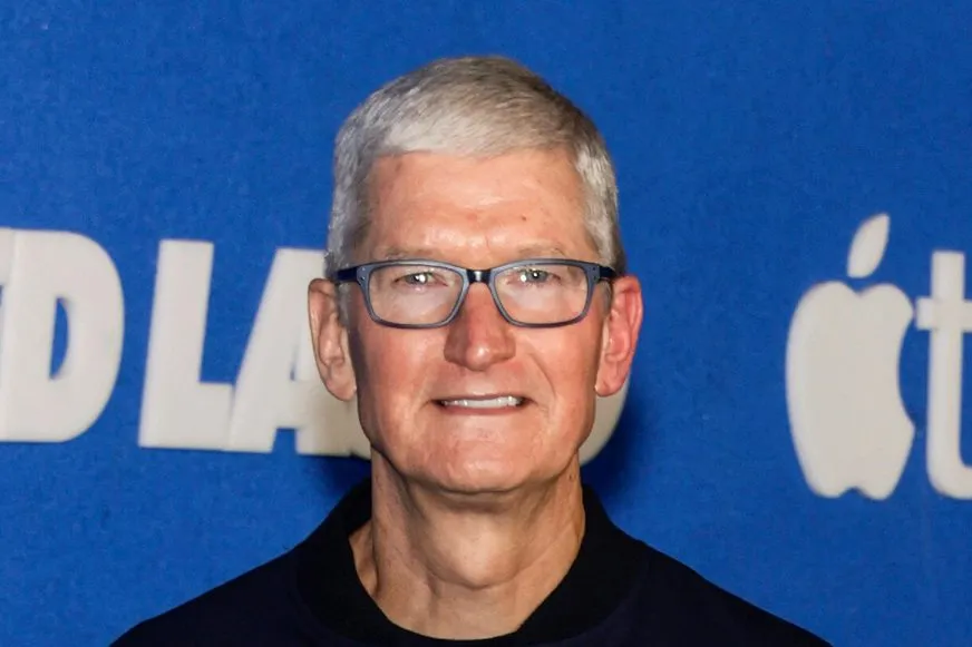 Тім Кук заперечив чутки про відставку: Apple вже готує наступника