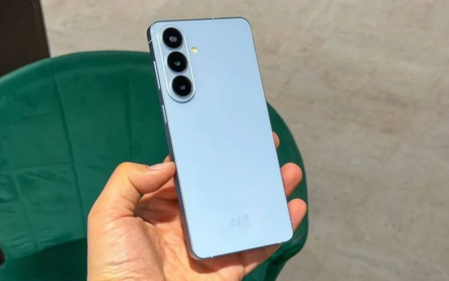 Отслоение краски у Samsung Galaxy S26 Ultra: возможные причины и советы по зарядке