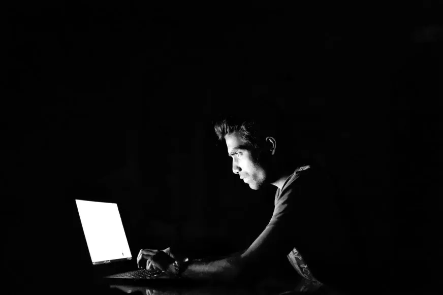 Як хакери зламували iPhone через українські сайти — і як захиститися