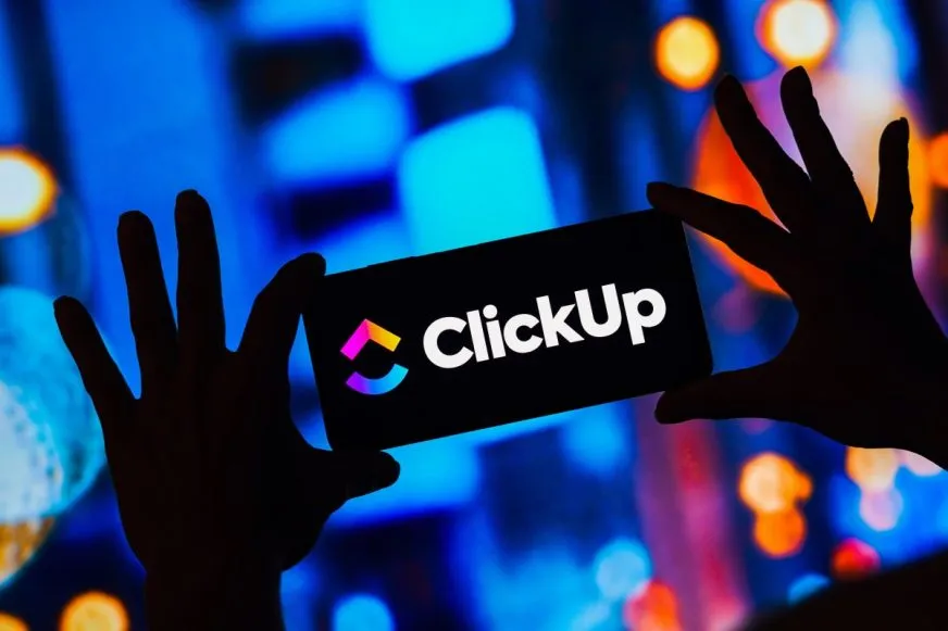 Массовое сокращение в ClickUp: как внедрение ИИ меняет рынок труда
