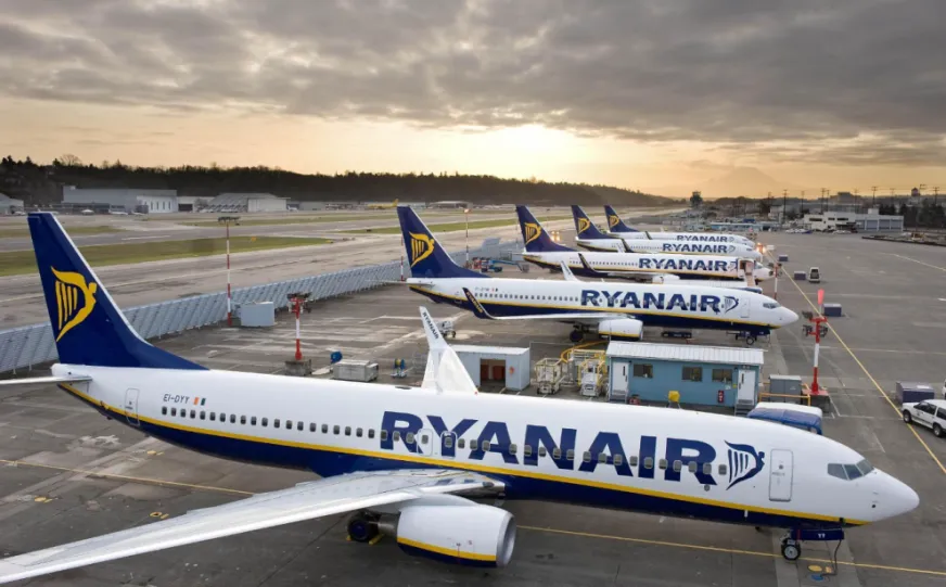Ryanair повышает бонусы сотрудникам за выявление нарушений багажа