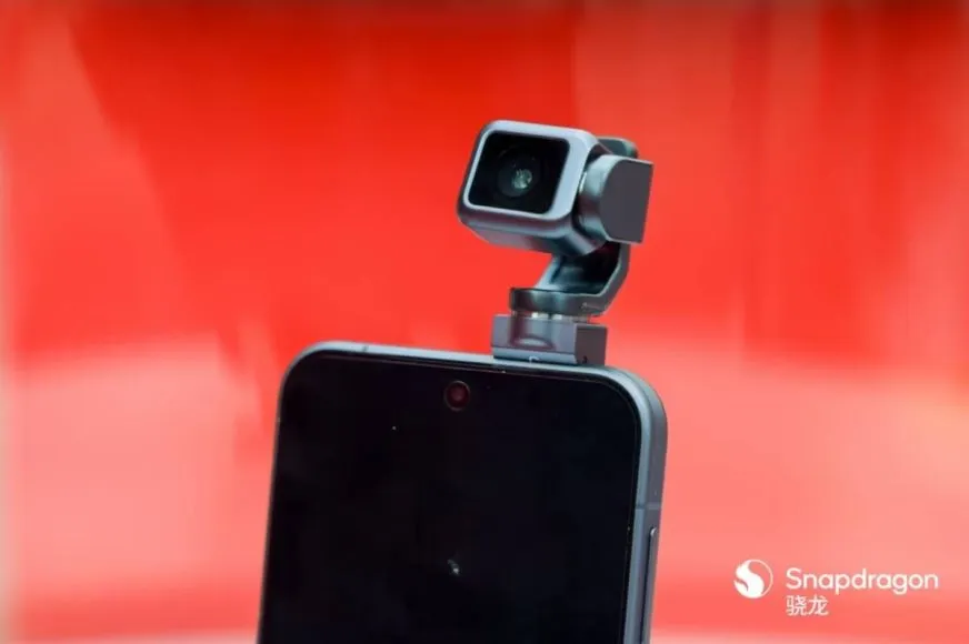Honor представила смартфон Robot Phone з інноваційною висувною камерою-роботом