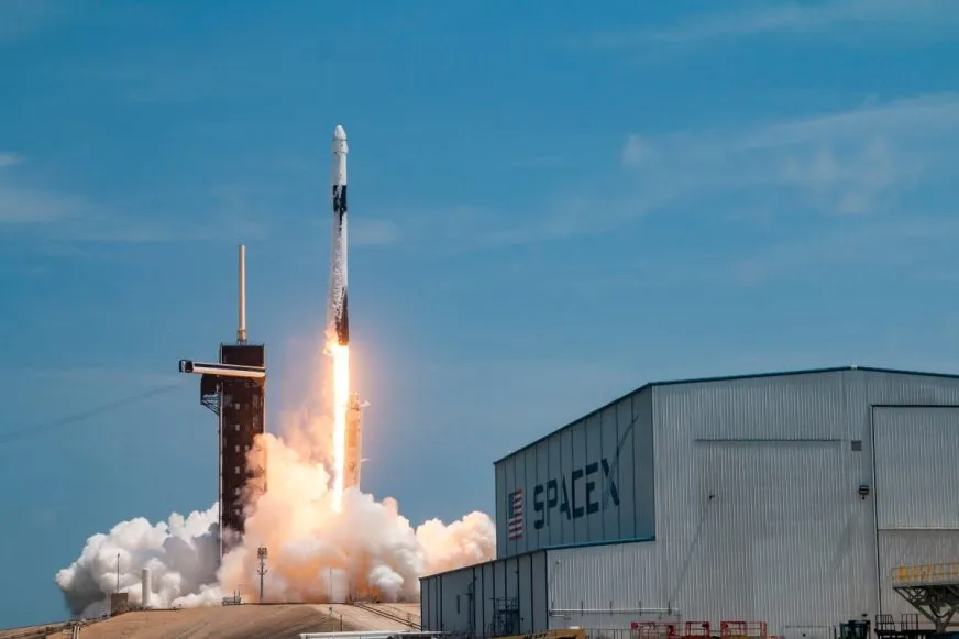 SpaceX получила контракты ВВС США на $6,45 млрд перед IPO