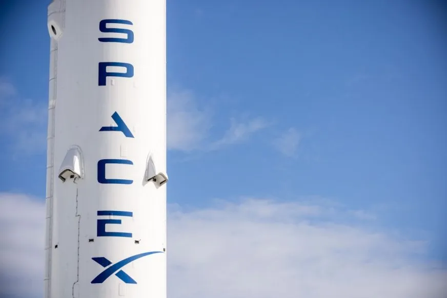 SpaceX готовится к IPO: инвестиции в ИИ, амбициозные планы Starship и контроль Маска